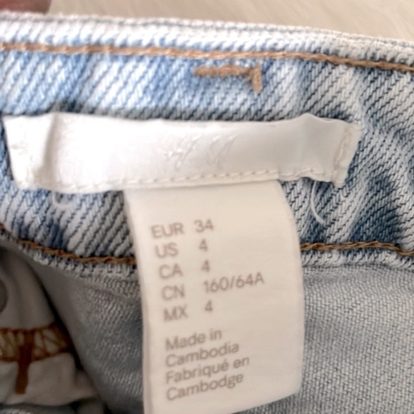 H & M Scallop Denim Shorts - Picture 4 of 7